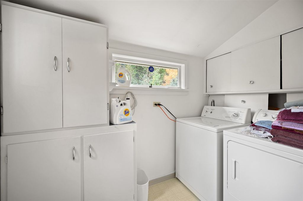 listing image 1100375529896811230