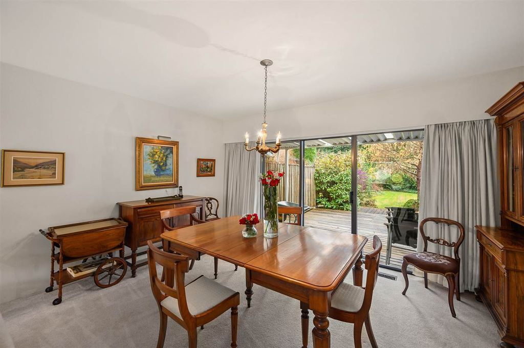 listing image 1104379553520472605