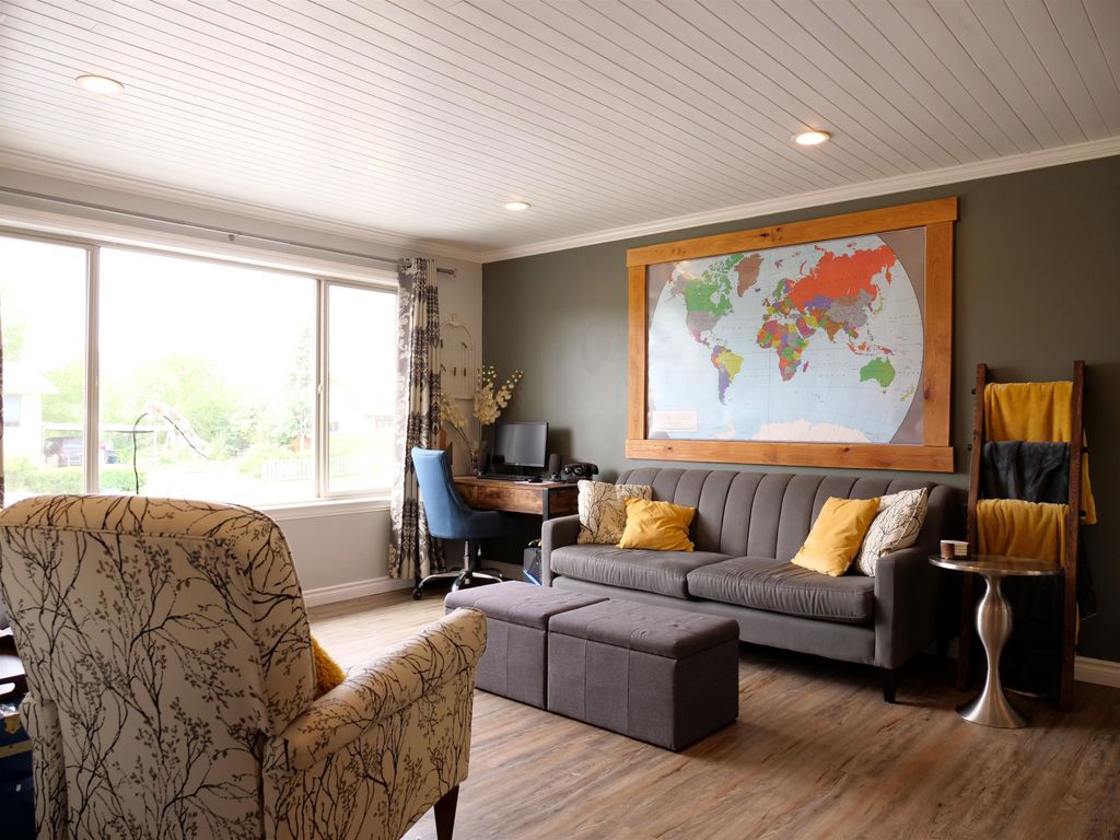 listing image 1107175987064212575