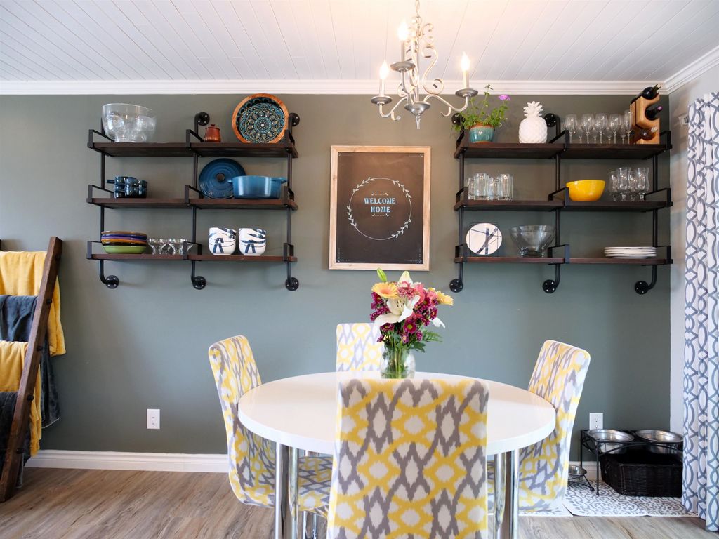 listing image 1103666006180405728