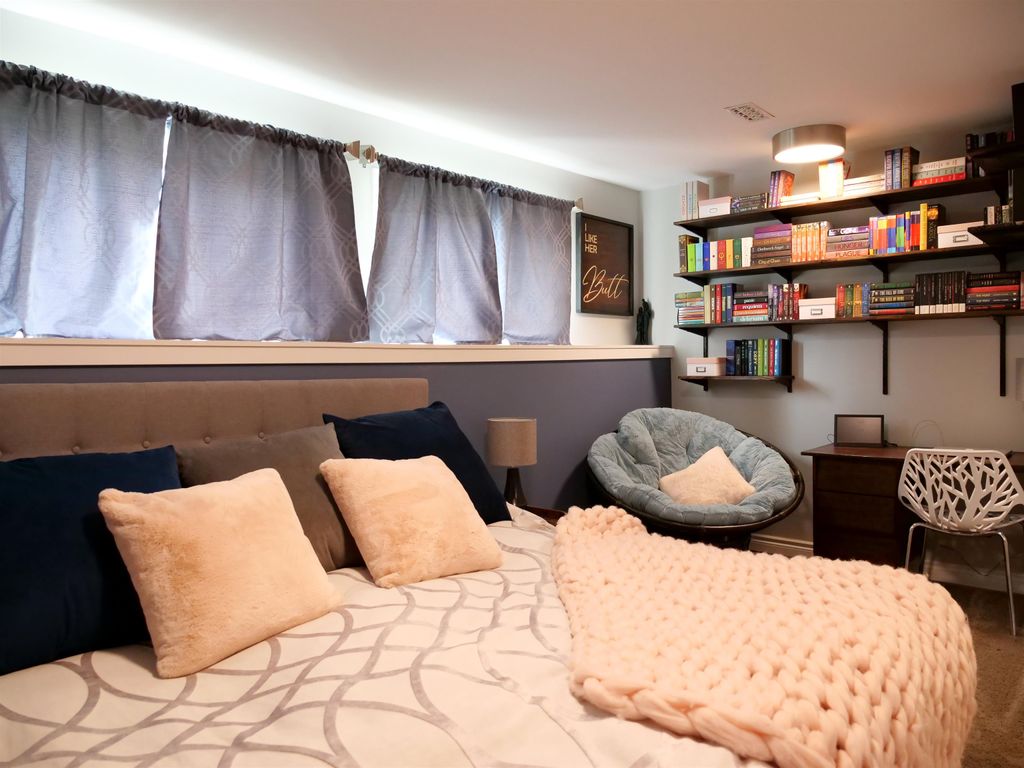 listing image 1102555548133207685