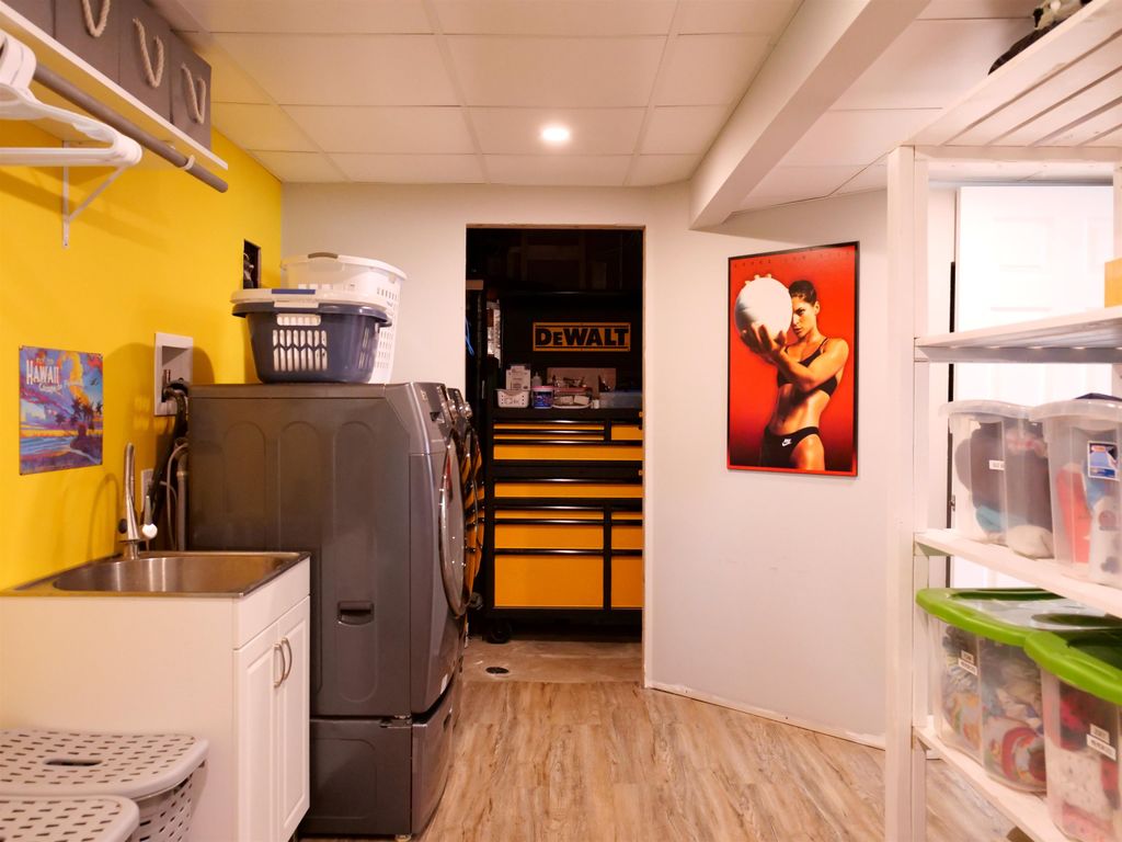 listing image 1103684332760240686