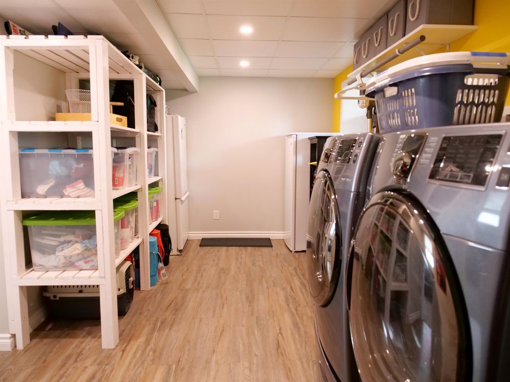 listing image 1100893008410062360