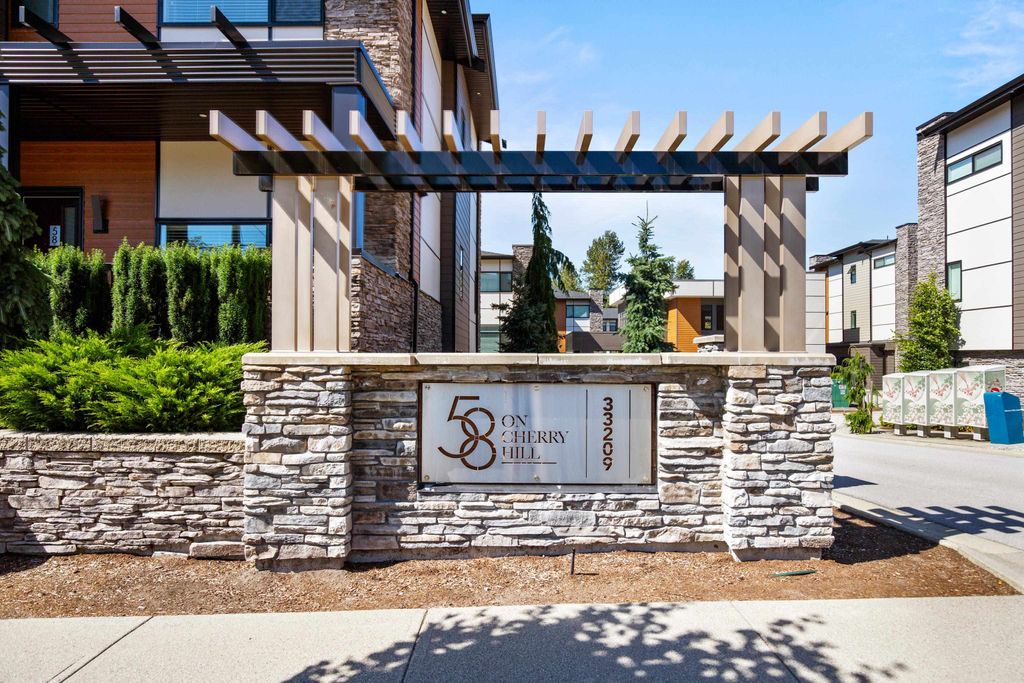 listing image 1109317452411427326