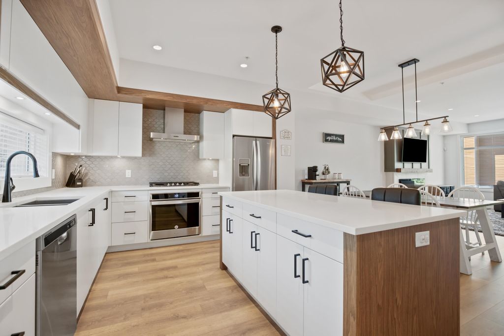 listing image 1102251240190342832