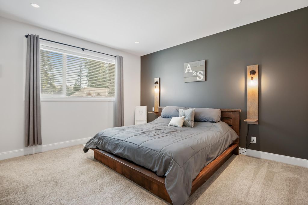 listing image 1106493232738290217