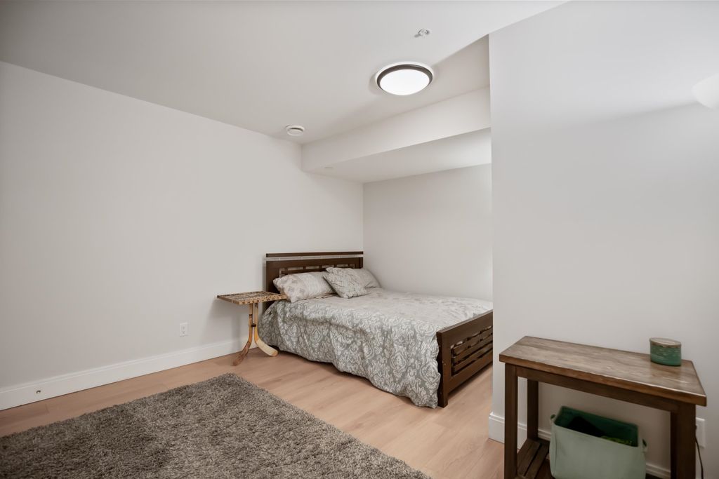 listing image 1108474497383443210