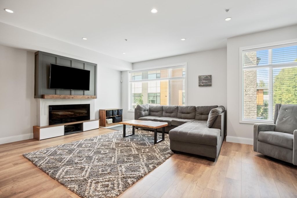 listing image 1105439219104102855