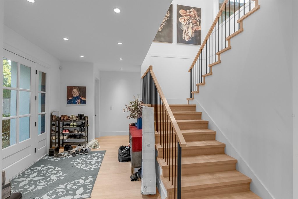listing image 1100037436908797931