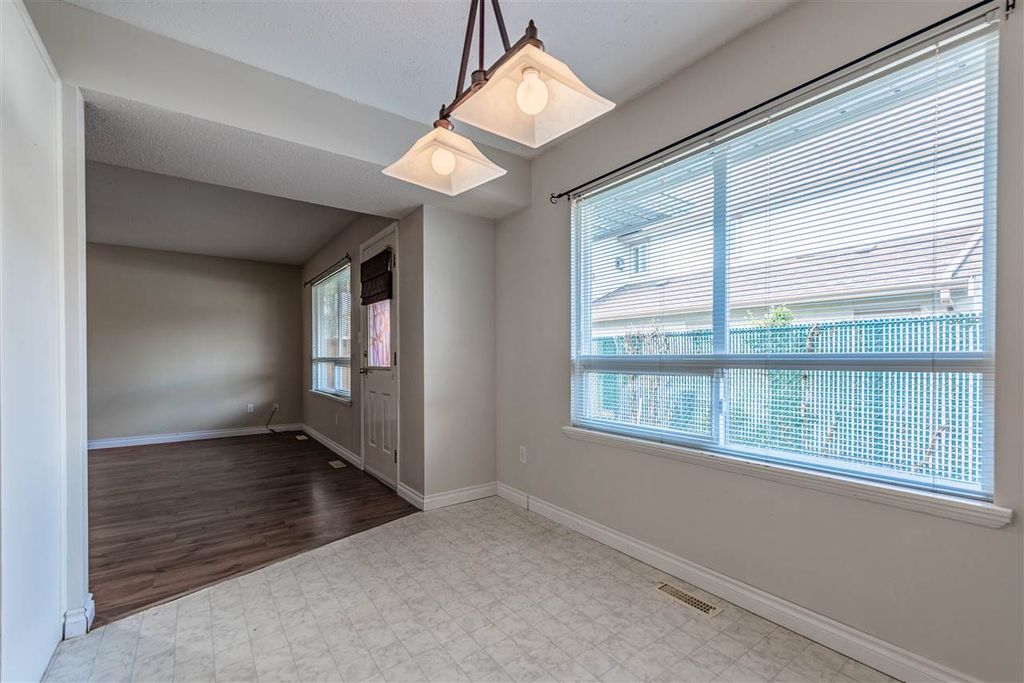 listing image 1103758276061353933
