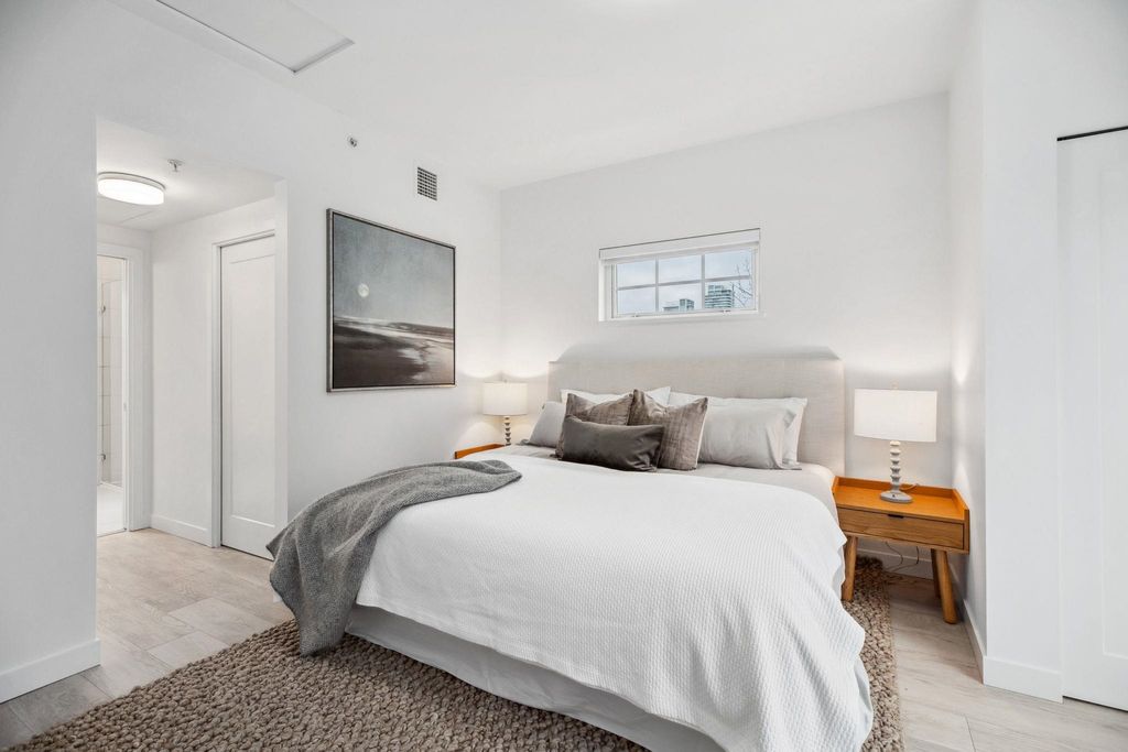 listing image 1105671375282062000