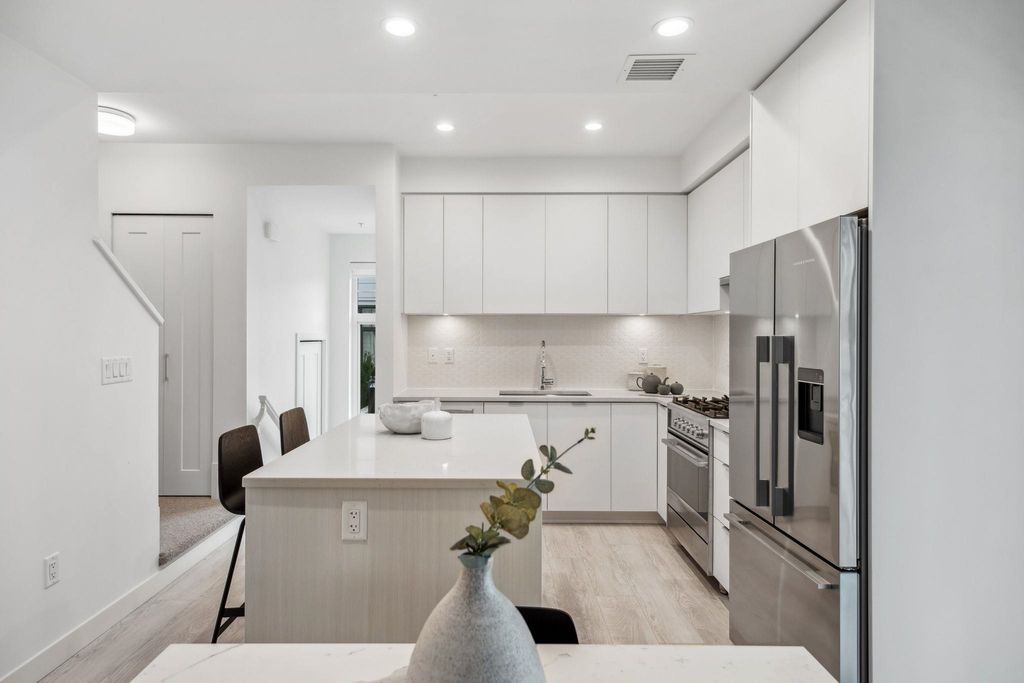 listing image 1107455523285951112