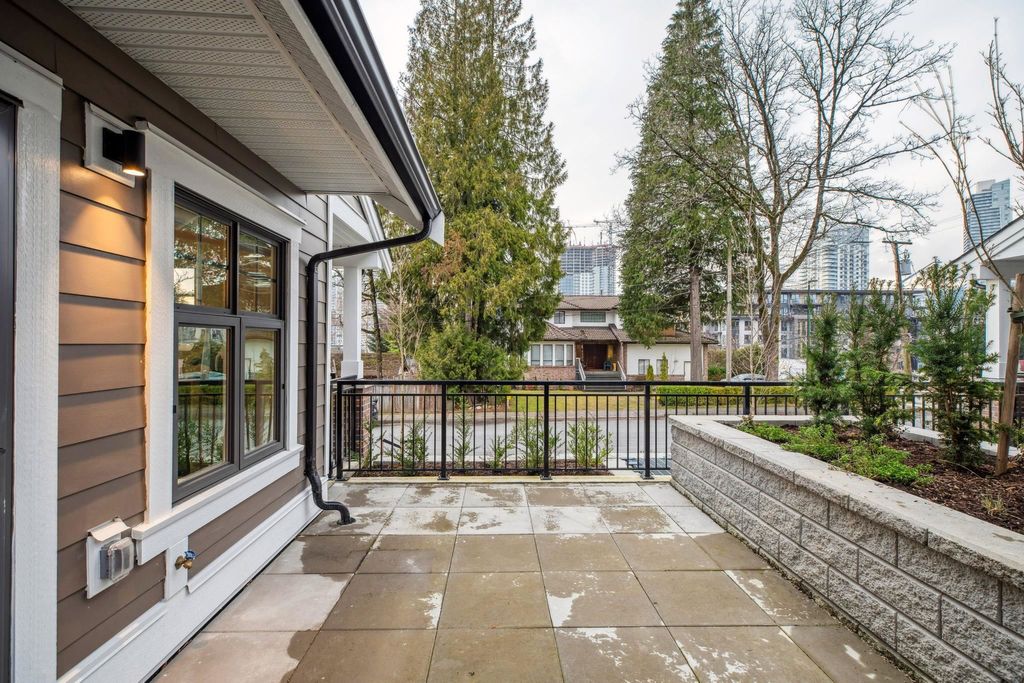 listing image 1107092921427503884