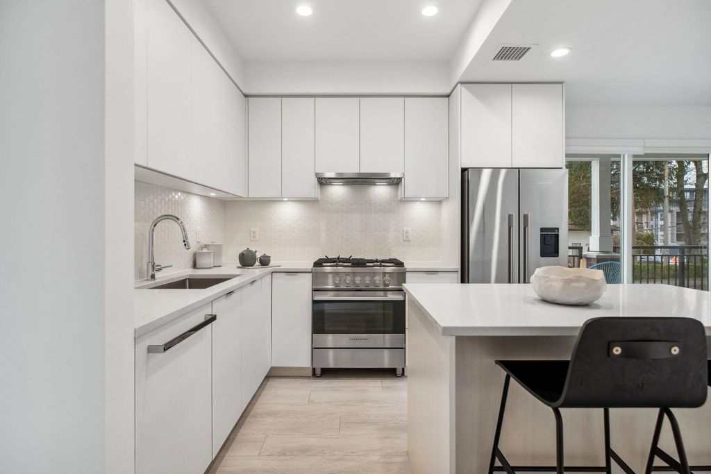 listing image 1103451971002896072