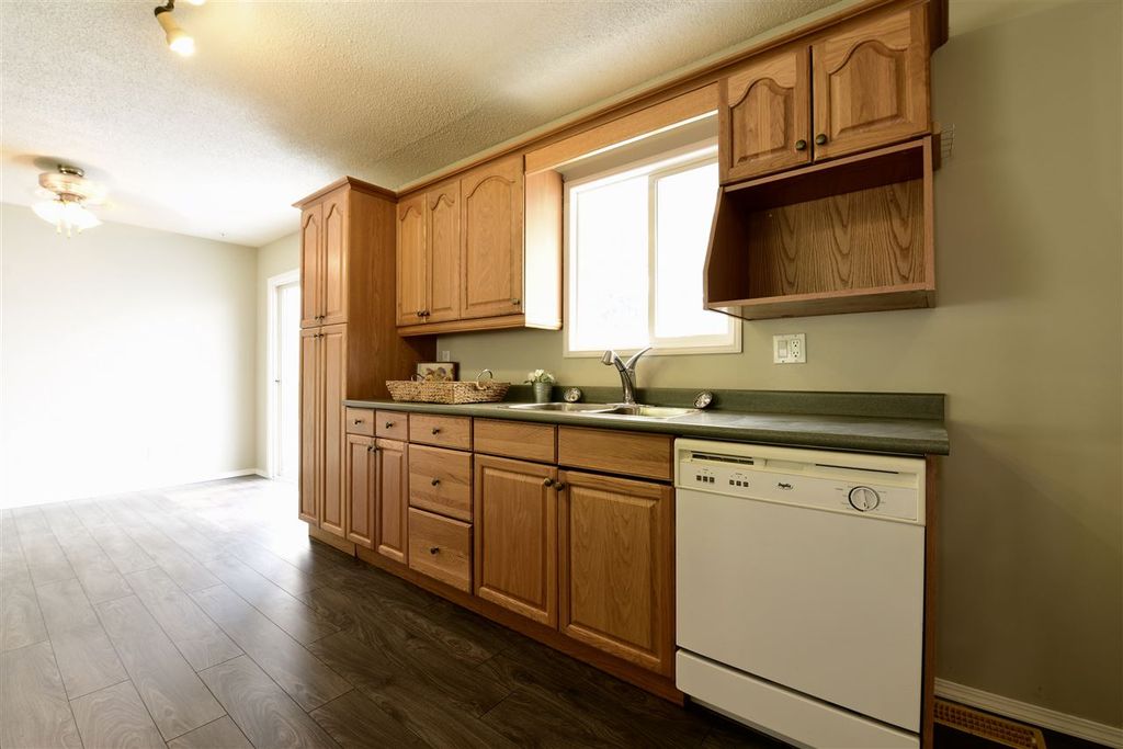 listing image 1105025683854781945