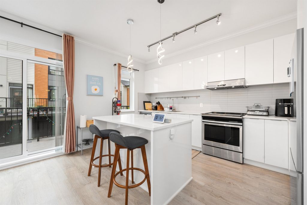 listing image 1102539897105432665