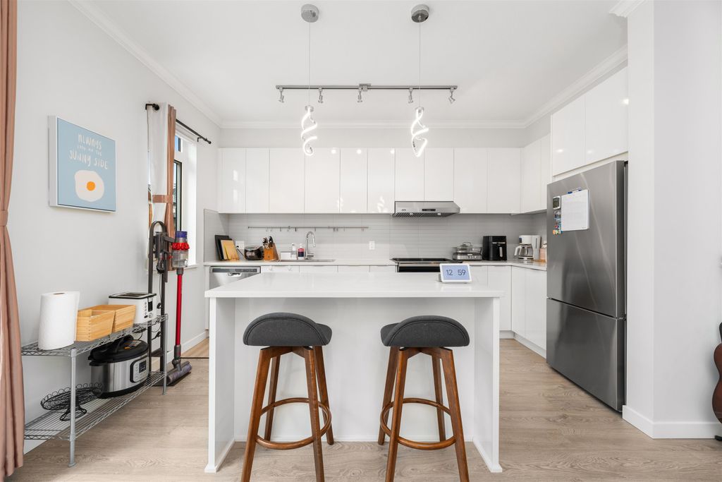 listing image 1104505301024175493