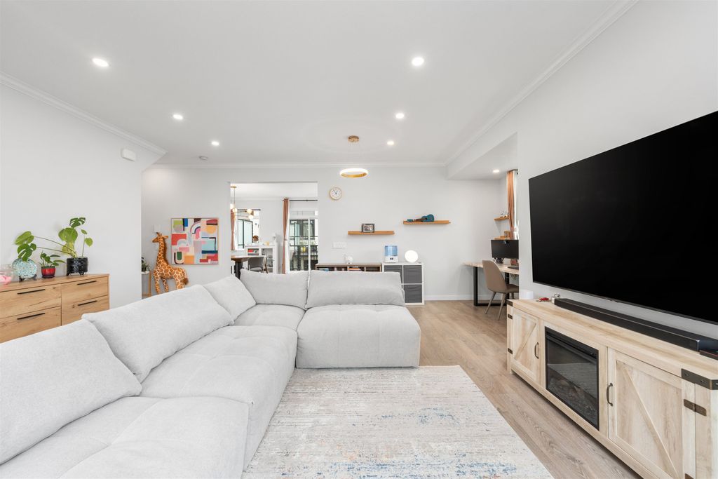 listing image 1105883830492172450