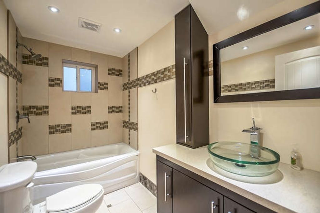 listing image 1102728637905281711