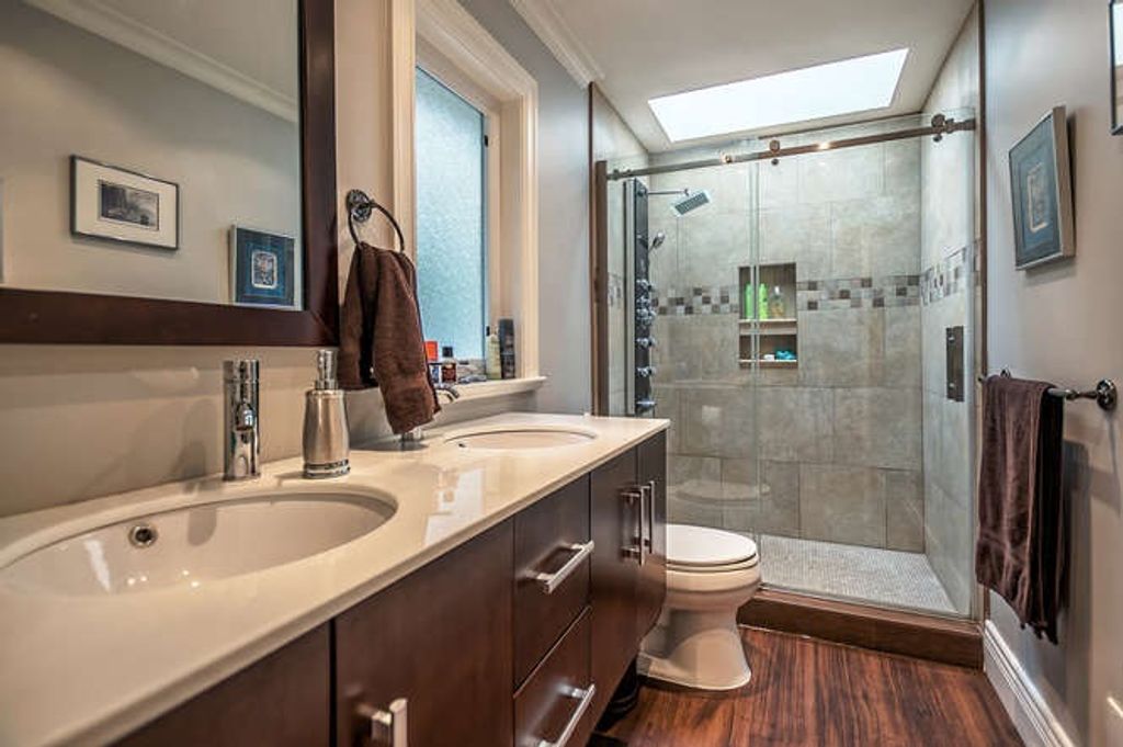 listing image 1102452019972711842