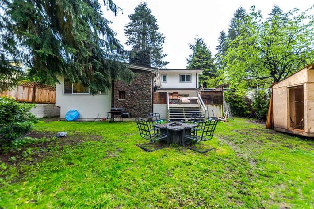 listing image 1107776459049080385