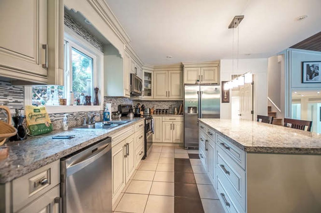 listing image 1105394771520406482