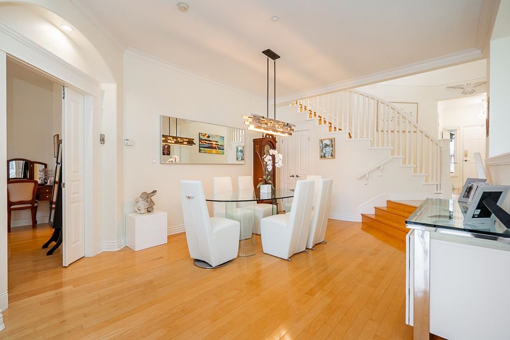 listing image 1109516446434682834