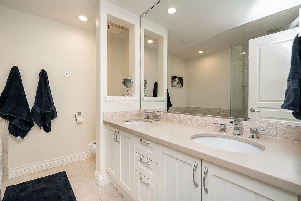 listing image 1101742366008331712