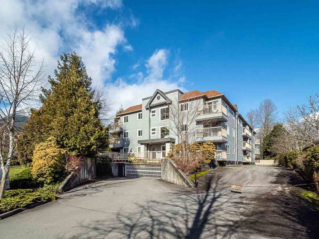 listing image 1103392617501971458