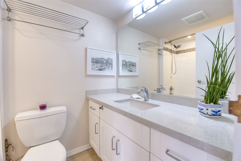 listing image 1100353104503416803