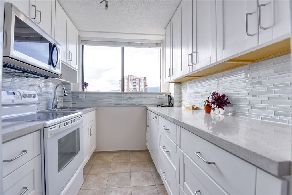 listing image 1103034190463925188