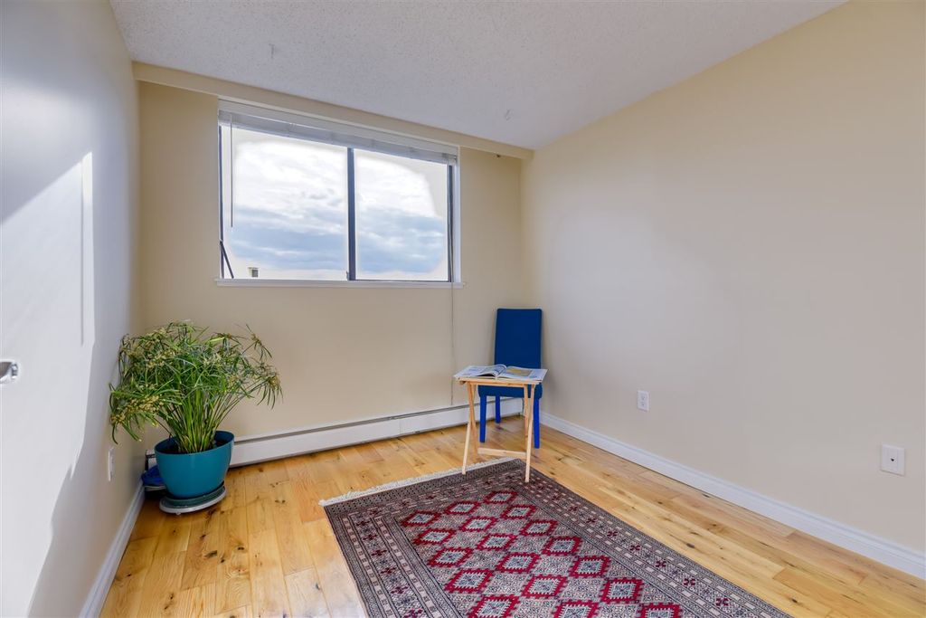 listing image 1106094164307595440