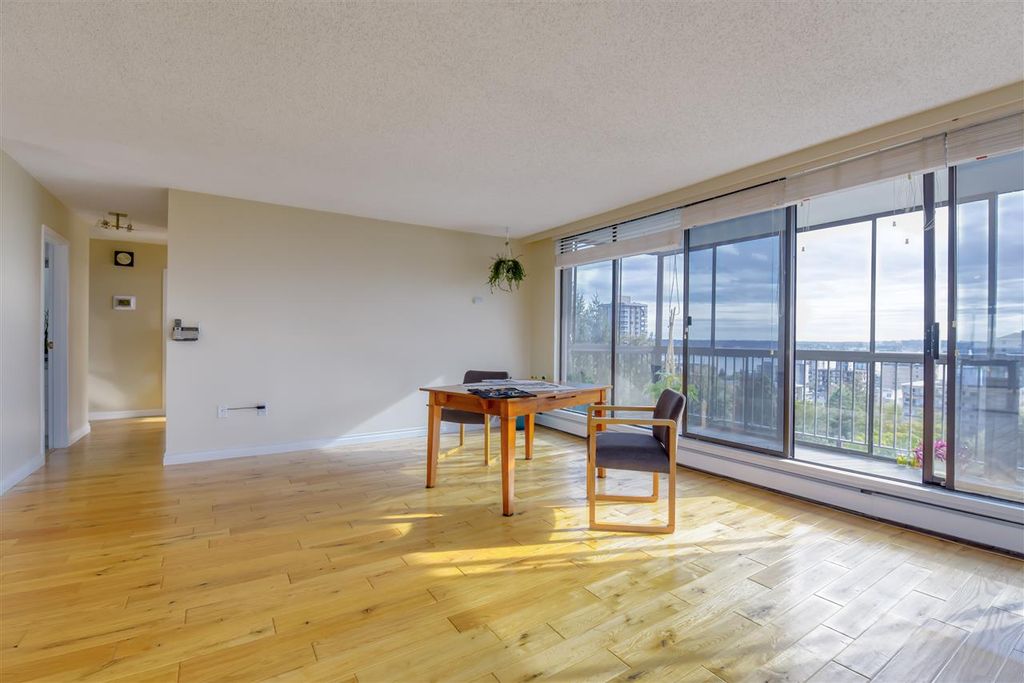 listing image 1104572090348887722