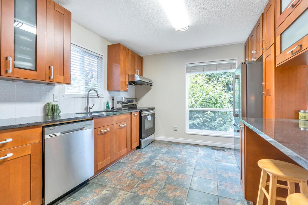 listing image 1100011663510728837
