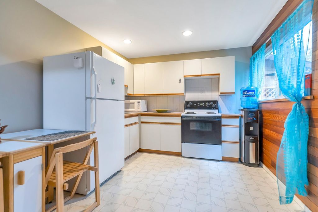 listing image 1100922864089138250