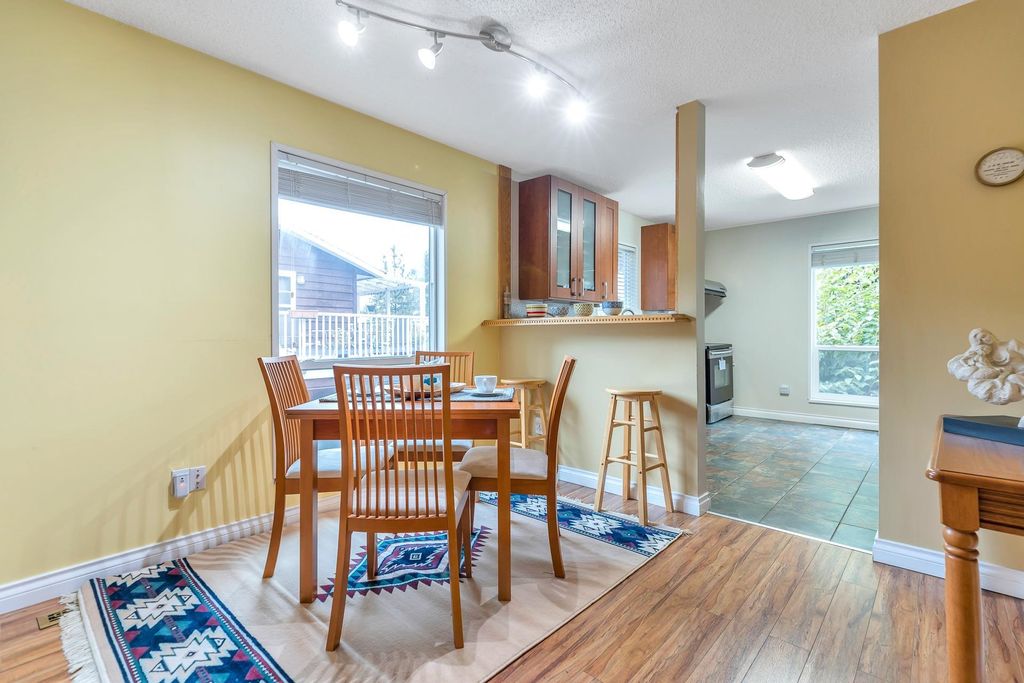 listing image 1101935921660849423