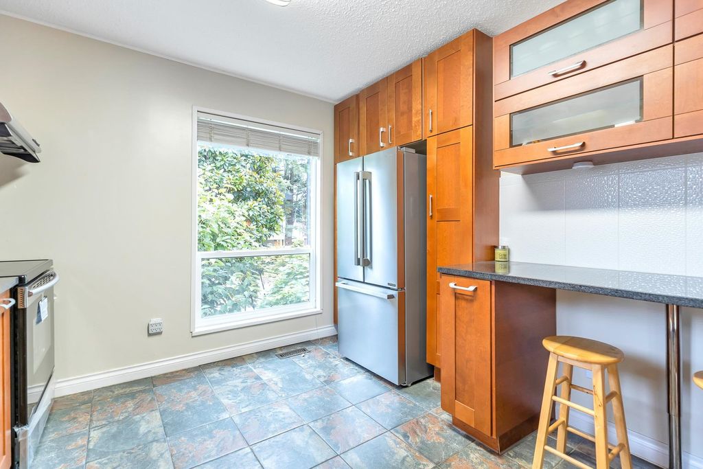 listing image 1101089967746455552