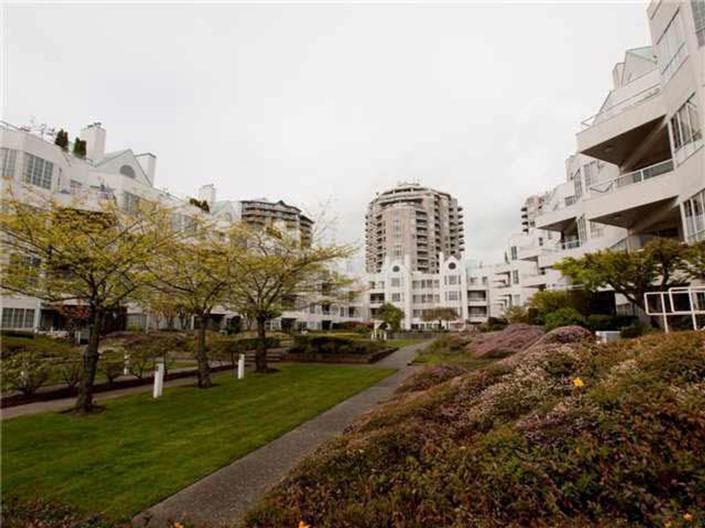 listing image 1105114715565696139