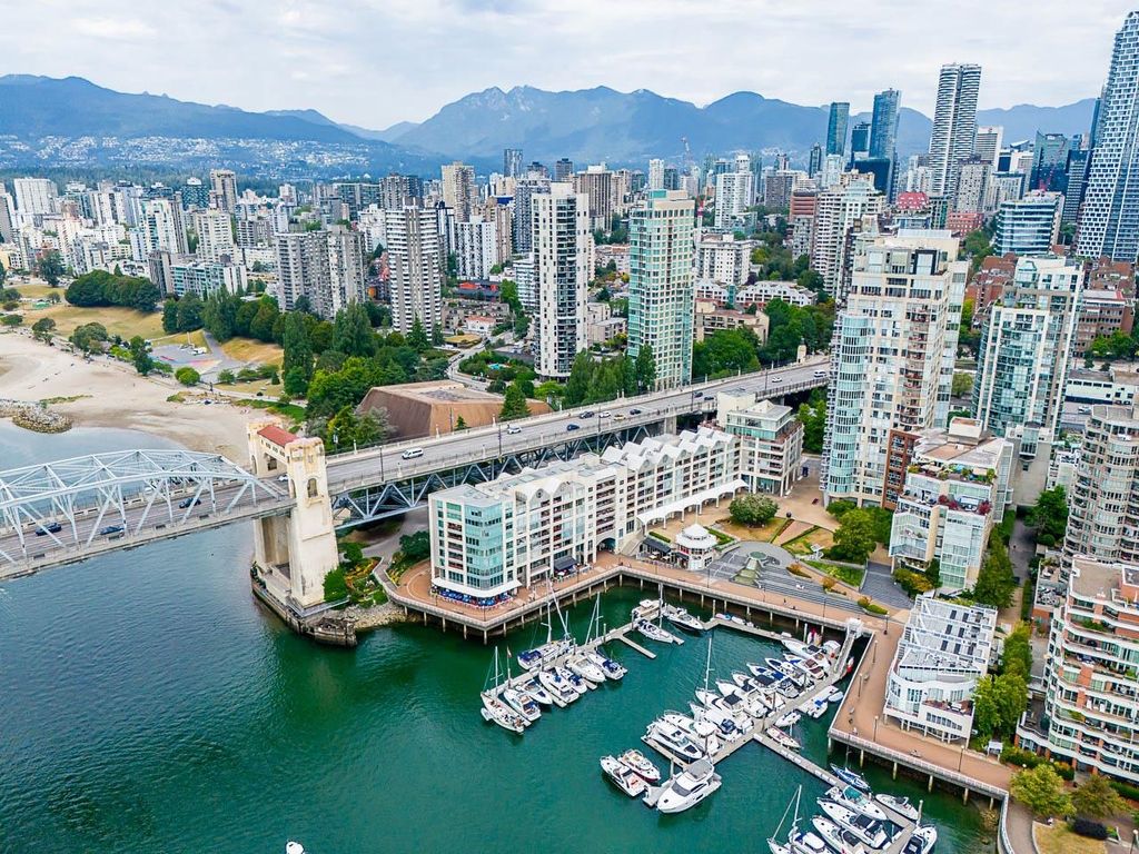 listing image 1103953974759345404
