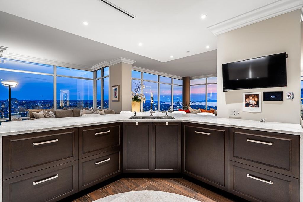 listing image 1109104310518851550