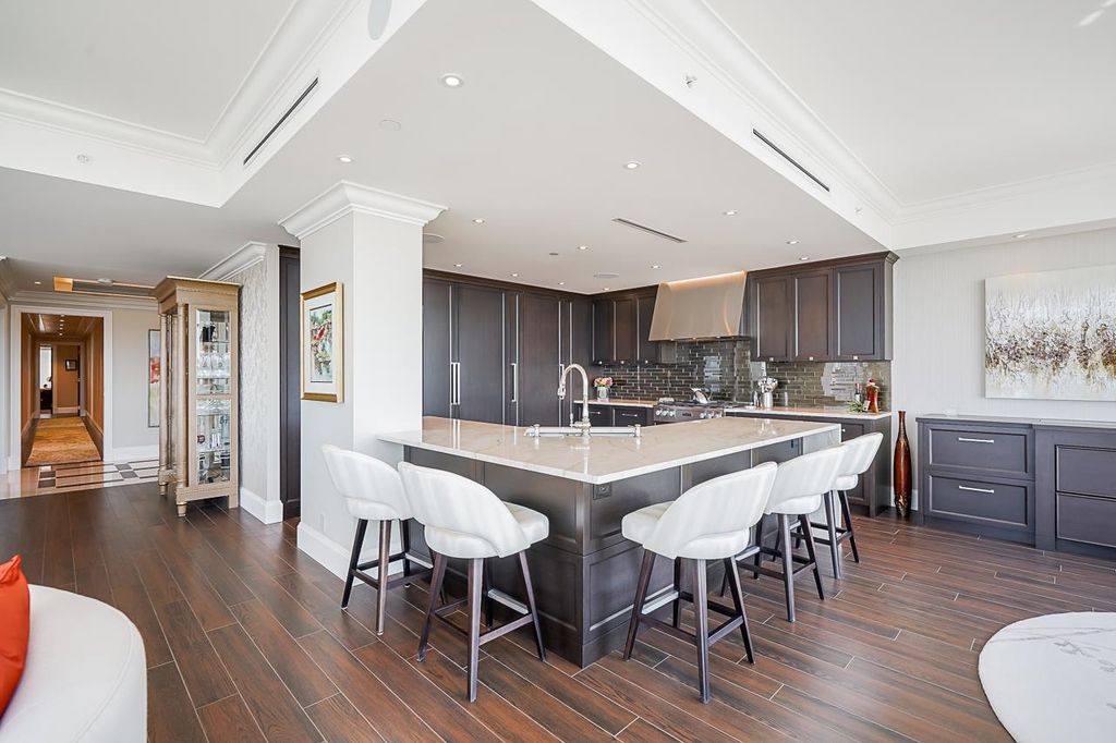 listing image 1100104934106882572