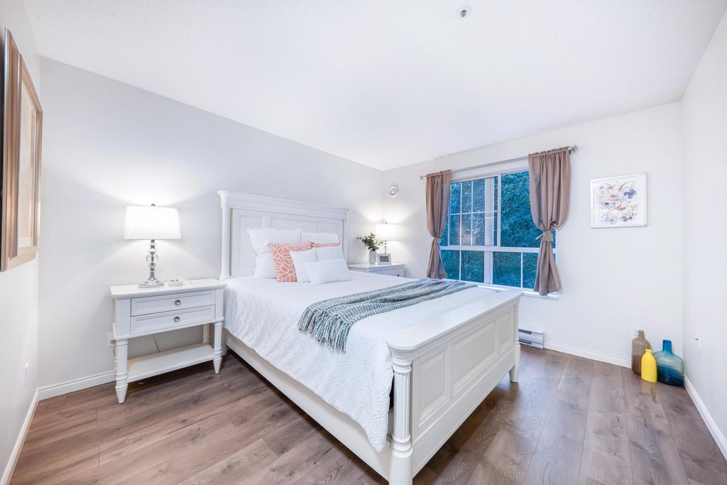 listing image 1100540597415700659