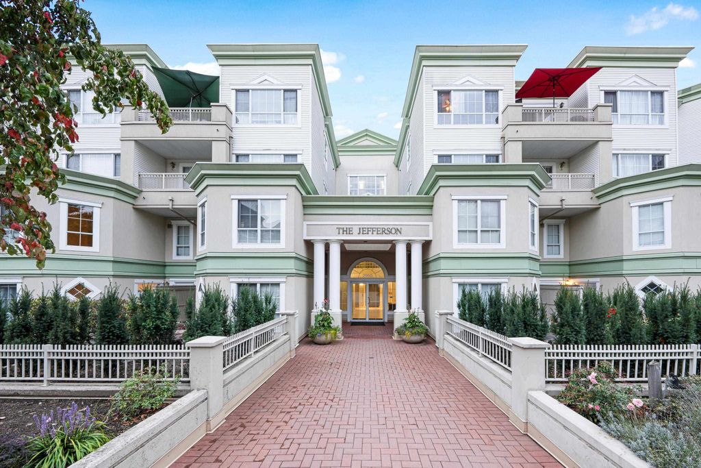 listing image 1102853157806518471