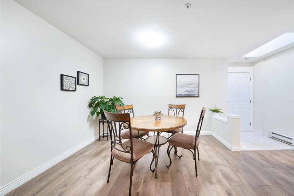 listing image 1106390326923886042