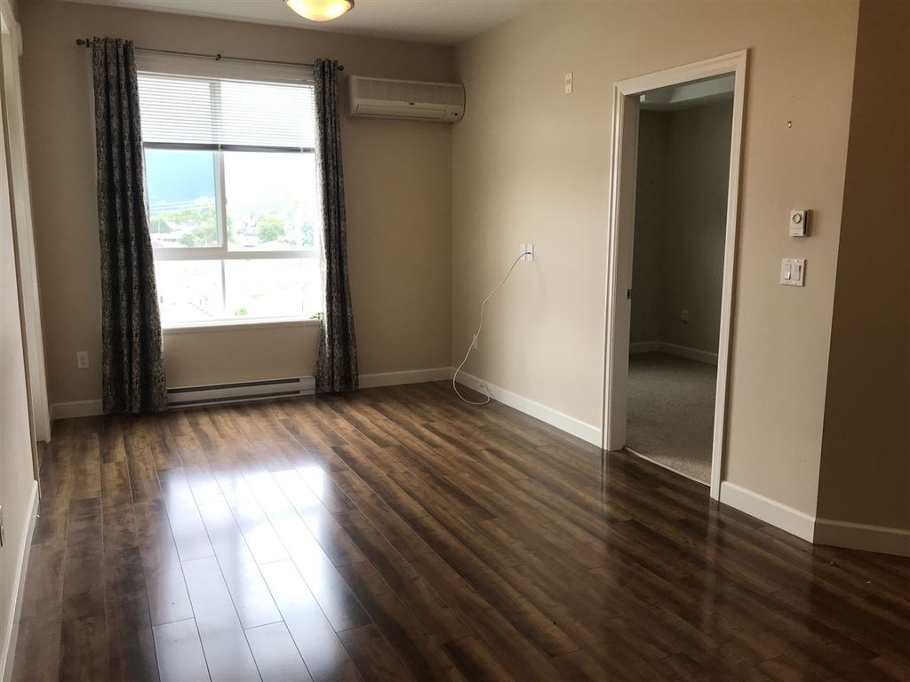 listing image 1106218353683505532