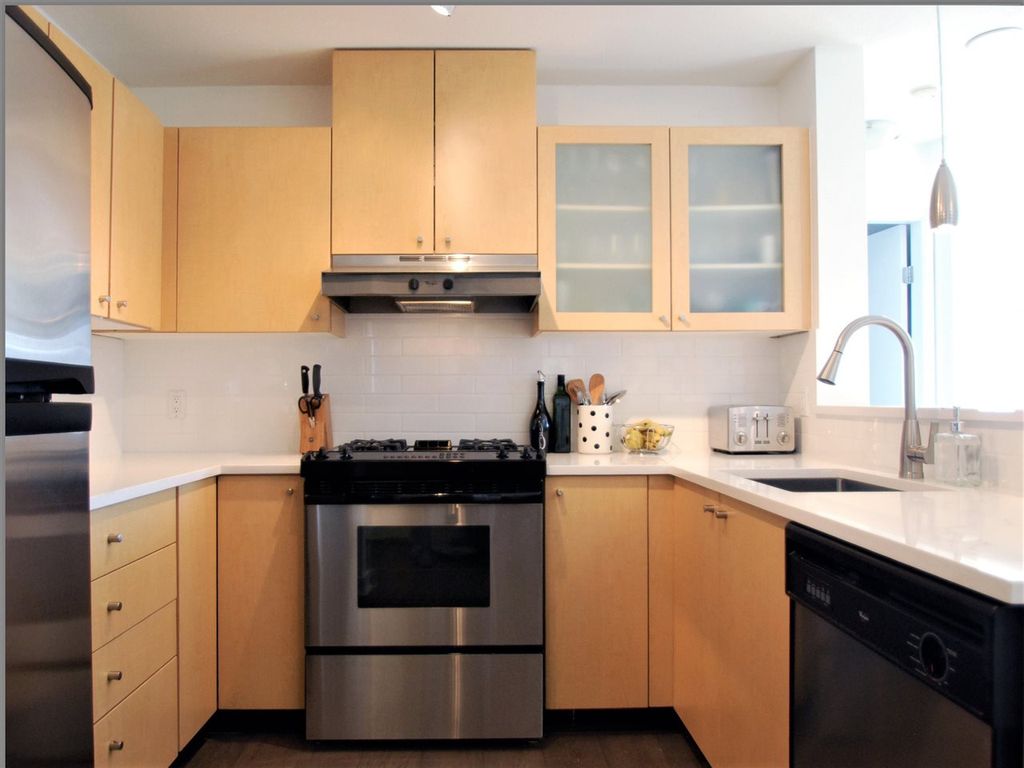 listing image 1102304590010183702