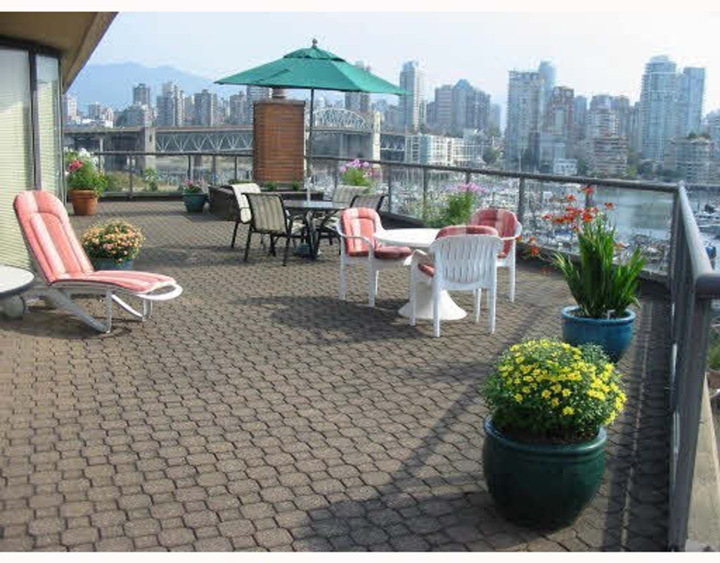 listing image 1104299527312645504