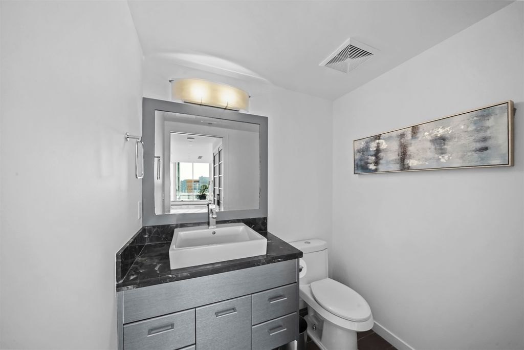 listing image 1107672155700002689