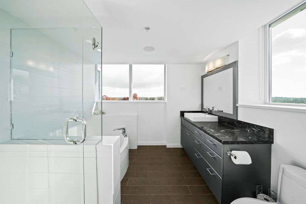 listing image 1109960669632505153
