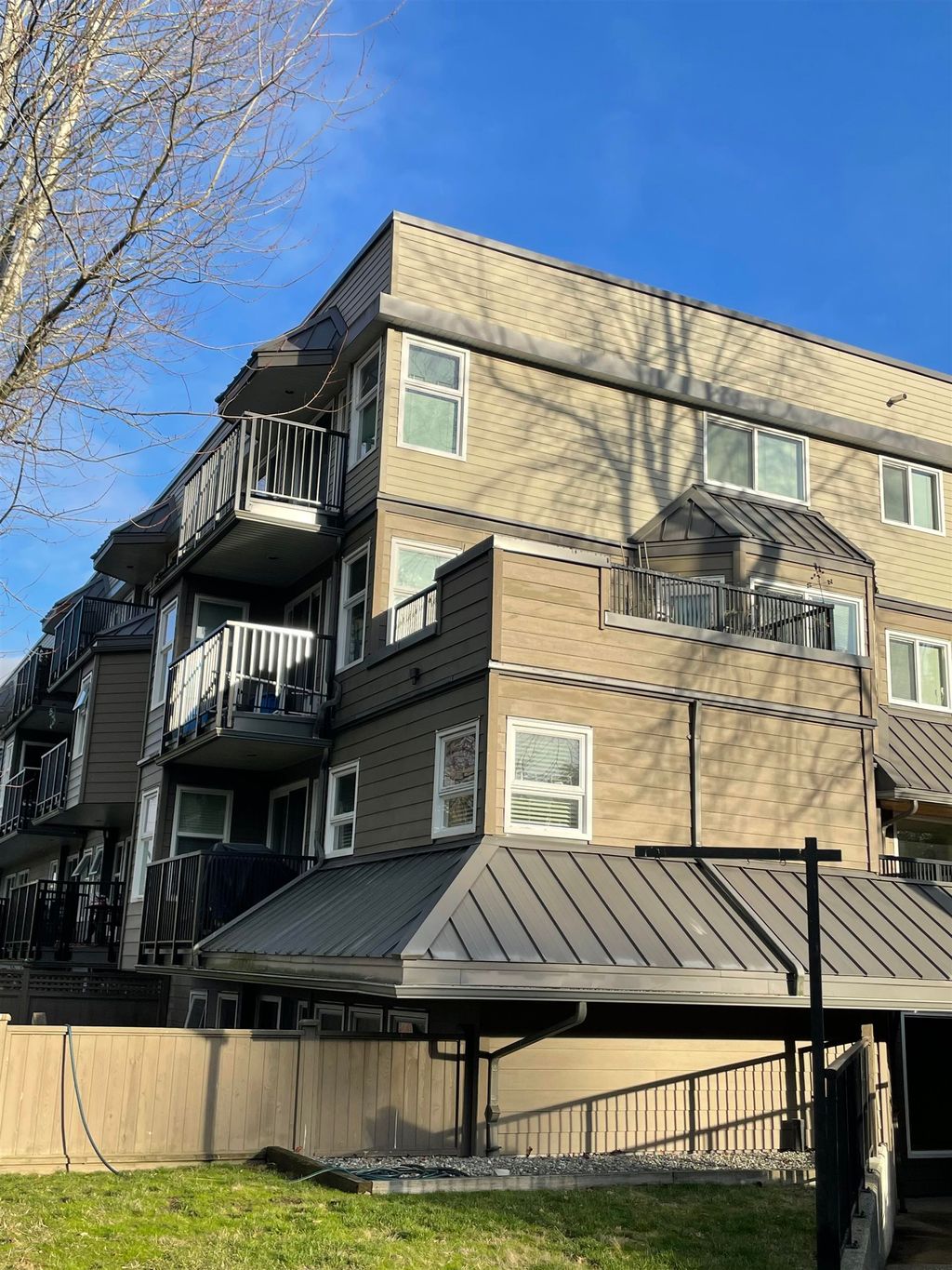 listing image 1103914636190877426